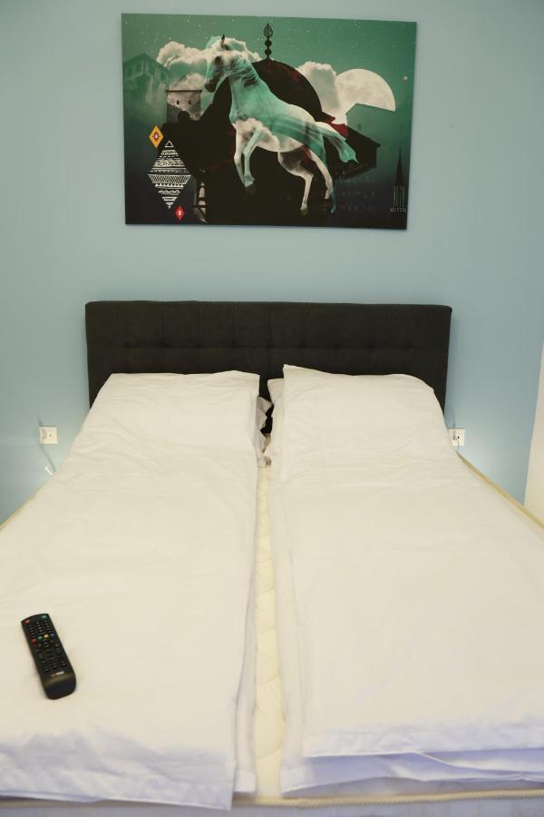 Blue And Rose Cozy - Quiet In The Best Location - Self Check-In - 5Th Floor With Elevator Sarajevo Bagian luar foto