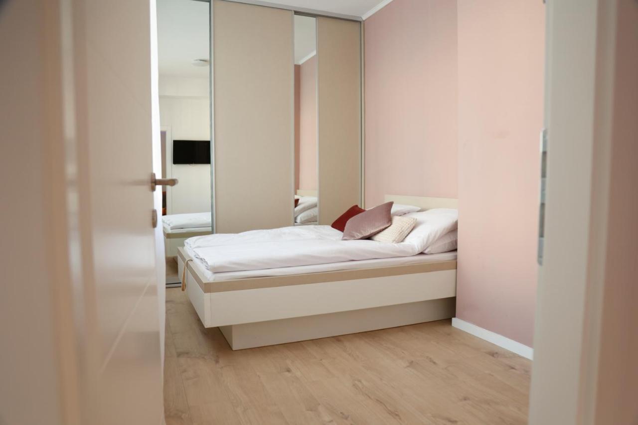 Blue And Rose Cozy - Quiet In The Best Location - Self Check-In - 5Th Floor With Elevator Sarajevo Bagian luar foto