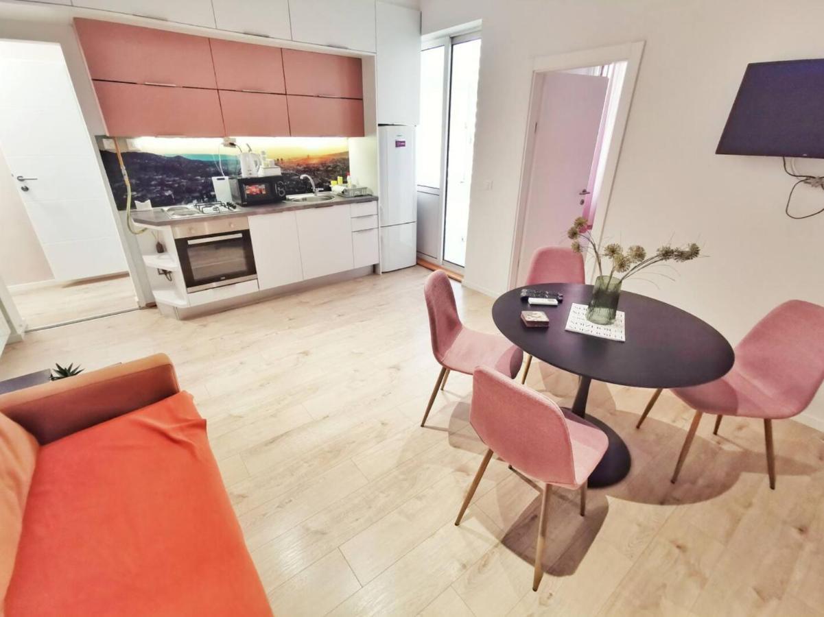 Blue And Rose Cozy - Quiet In The Best Location - Self Check-In - 5Th Floor With Elevator Sarajevo Bagian luar foto